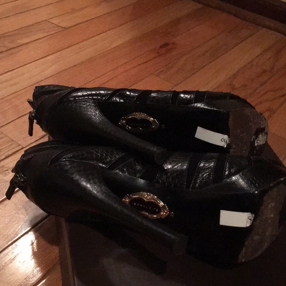 FINAL SALE🔥Elie Tahari🔥 Snakeskin Bootie - Picture 5 of 7